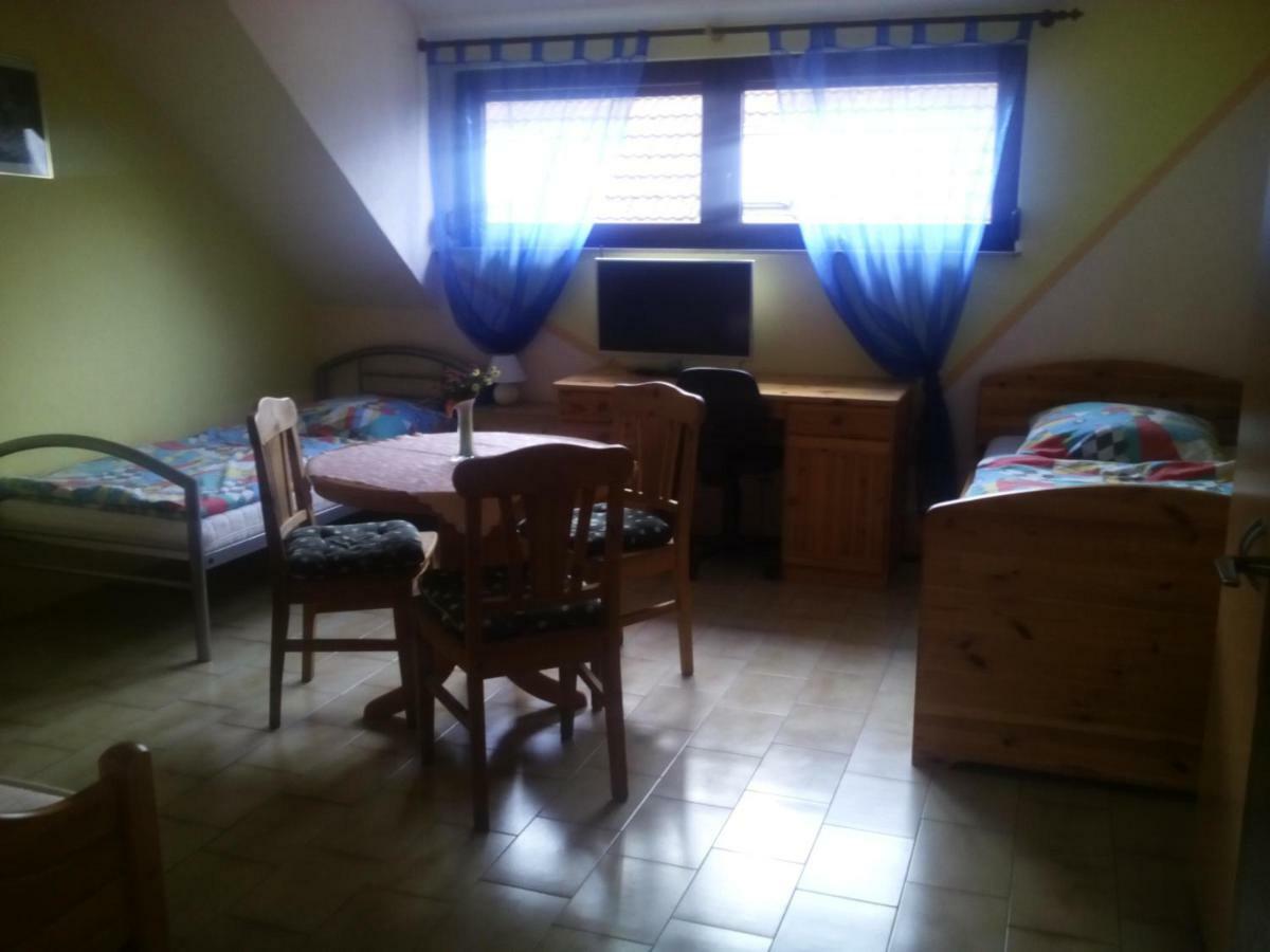 Bea'S Monteurzimmer Seckach Dış mekan fotoğraf